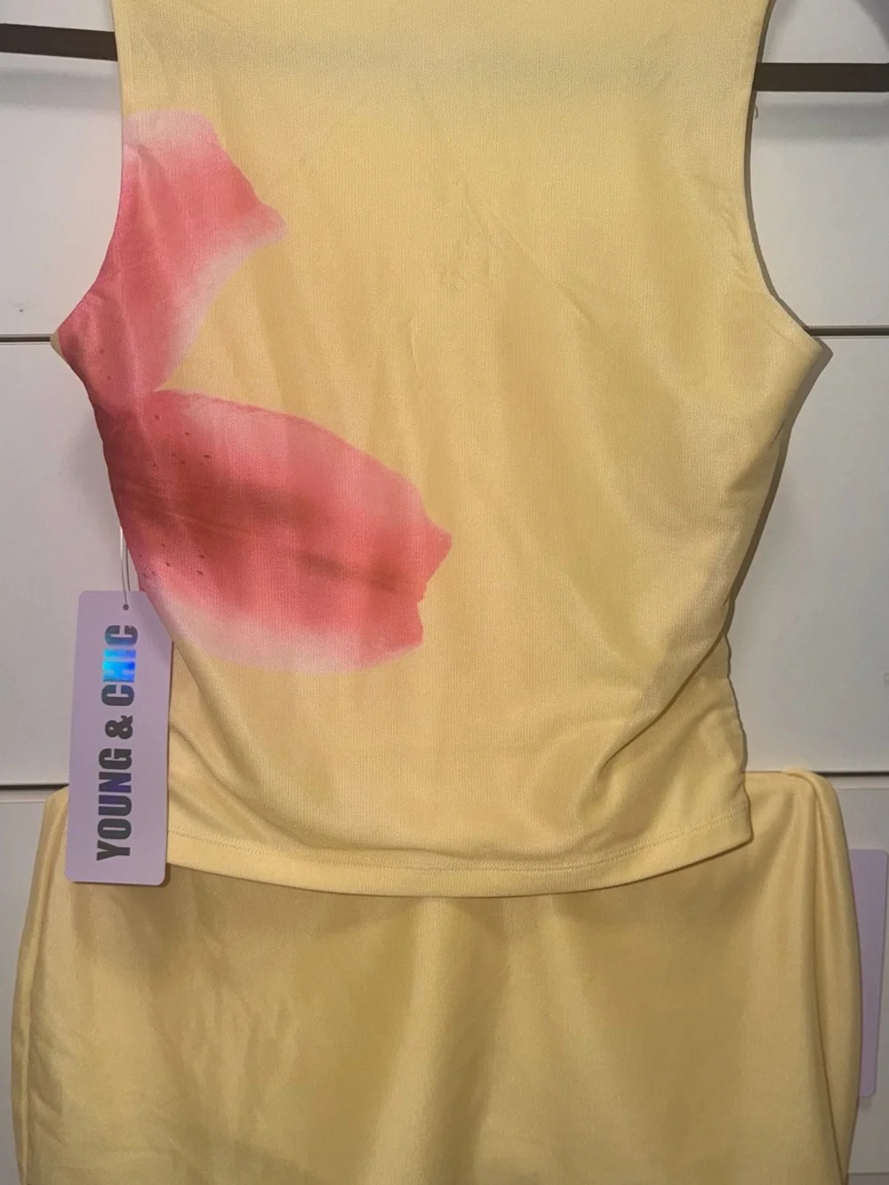 N/A sleeveless yellow